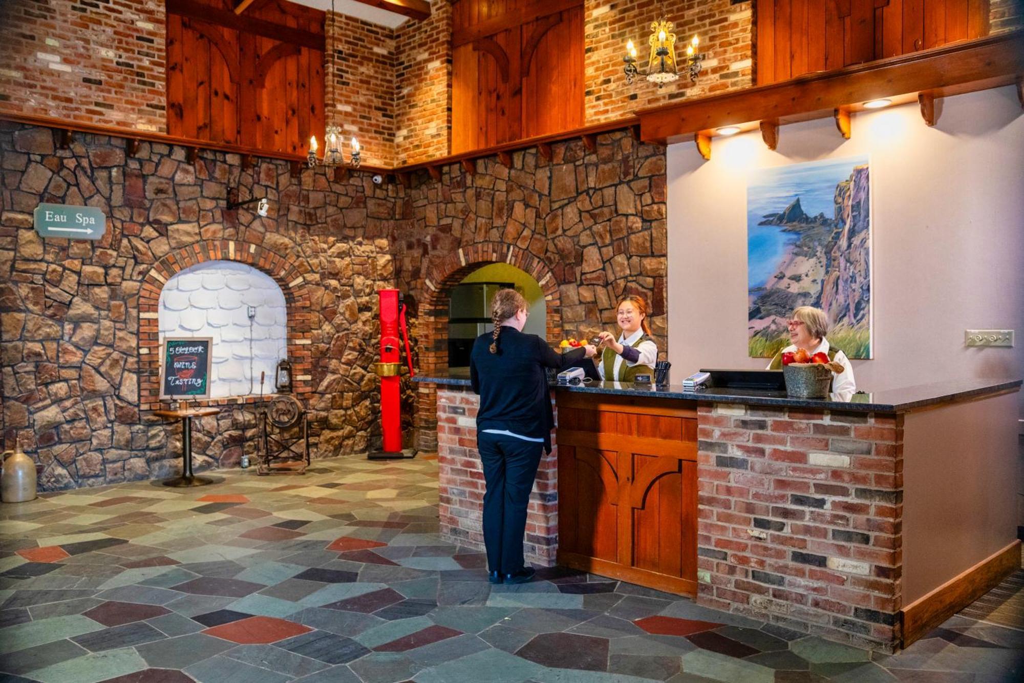 Old Orchard Inn Wolfville Exteriör bild